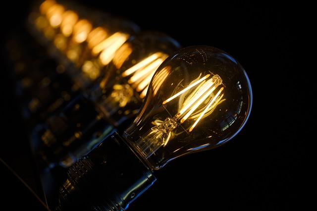 Lampy techniczne – co to jest i gdzie je stosować?