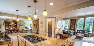 Projekty kuchni na wymiar możemy obejrzeć w internecie