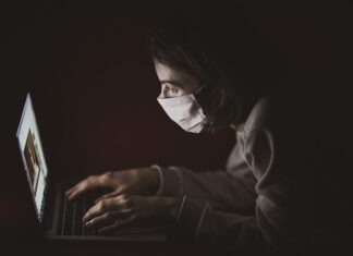 W jakiej odległości basen od granicy działki?