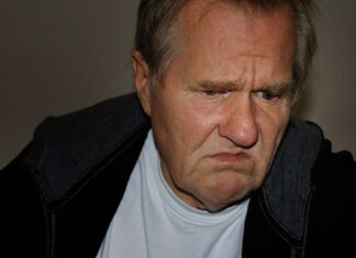 Czym szlifować ściany przed malowaniem?