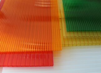 Ile lat wytrzymuje poliwęglan? Ile lat wytrzymuje poliwęglan?