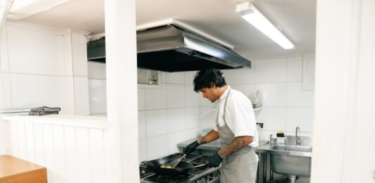 wentylacja w kuchni restauracyjnej